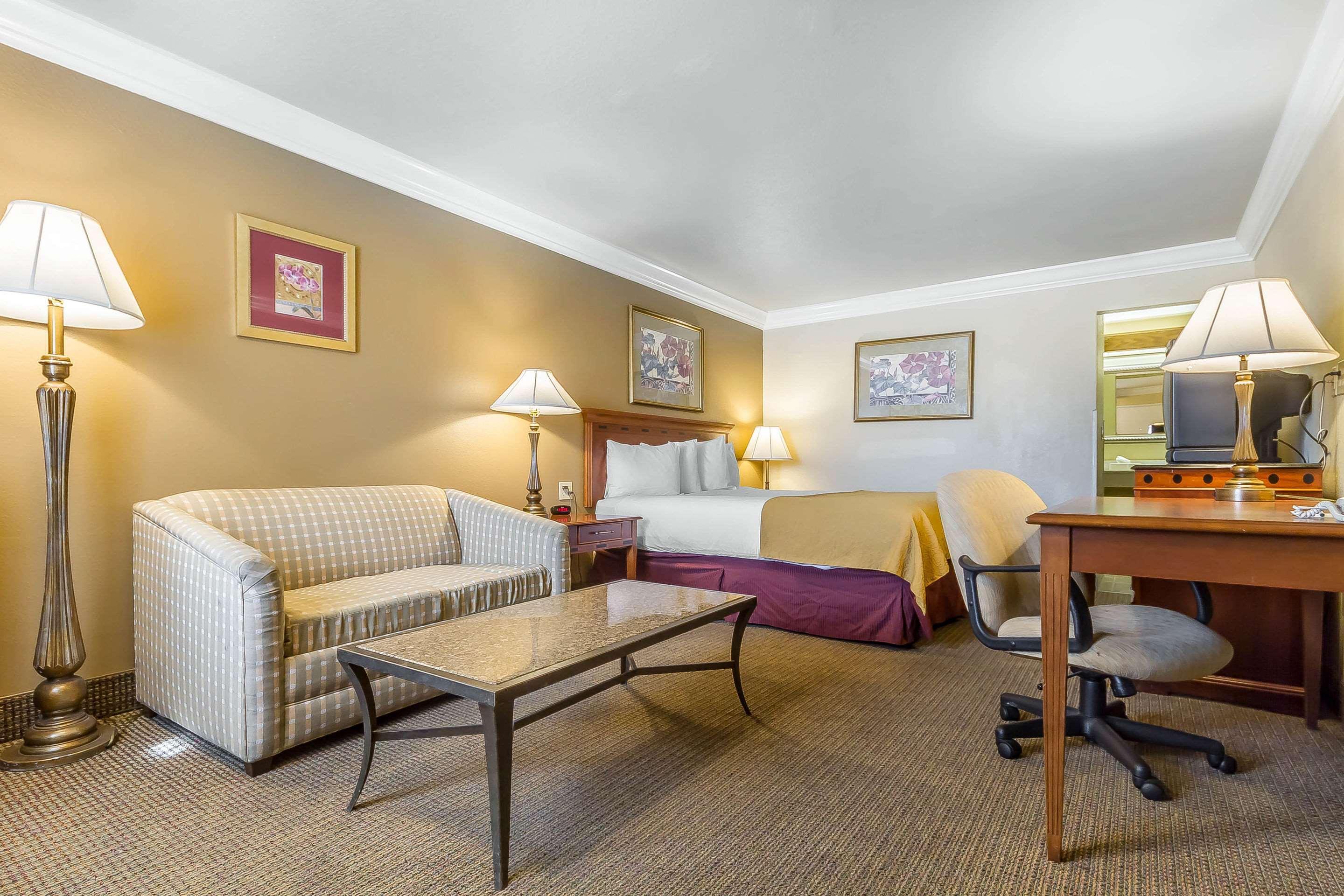 Quality Inn & Suites Vacaville Exterior foto